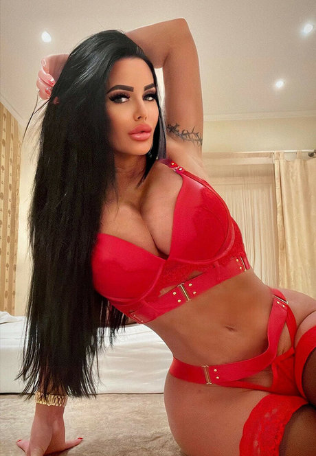 Onlyheni star pornographic picture