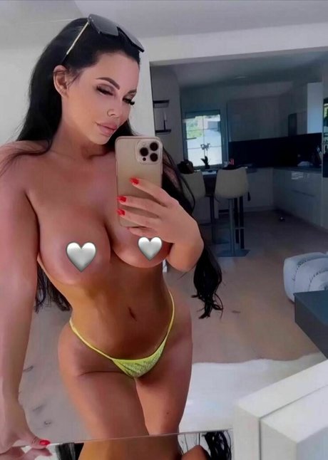 Onlyheni star art pics