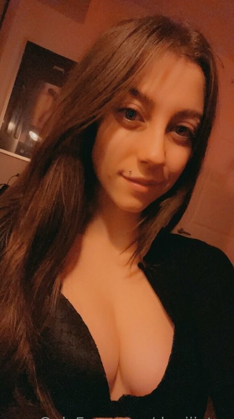 daniiixtxo model img