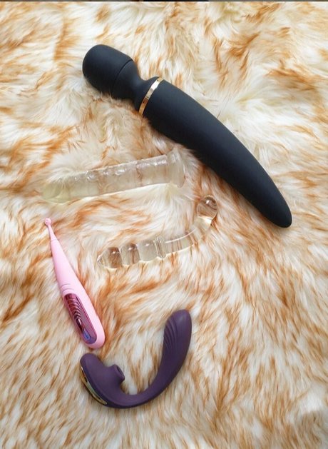 daynoxfree model porn photo