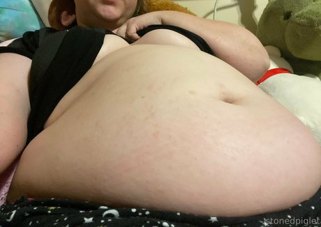 stonedpiglet hot model picture