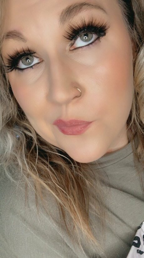 thickishpanda erotic star galleries