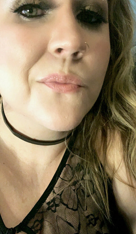 thickishpanda top actress photos