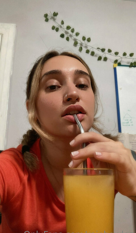 rainbowlez perfect actress image