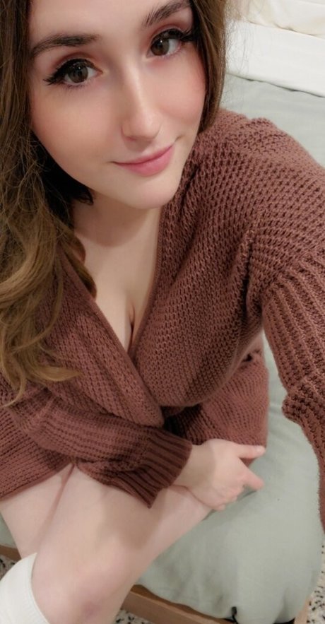 Sophia Swallow nice actress pics