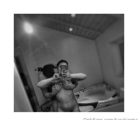 karakarma model nude pics