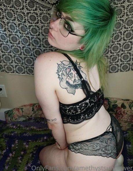 amethystsunflower erotic model photo