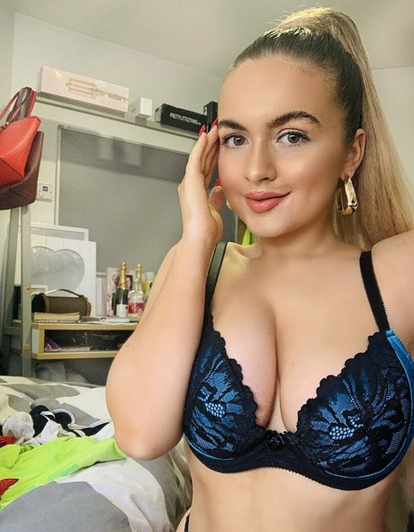 cezel beautiful model galleries