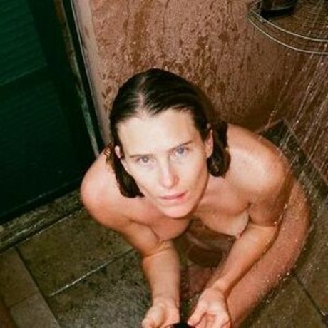 Dree Hemingway pornstar naked pictures