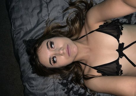 rlunas pornographic actress photo