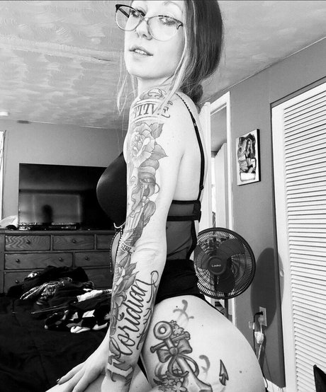 Adriennemariee pornographic actress archive