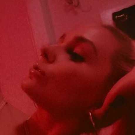 gwenniegrey model perfect pics