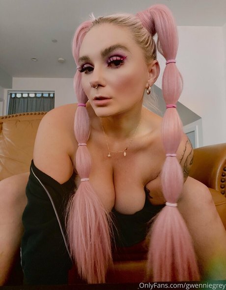 gwenniegrey erotic actress photos