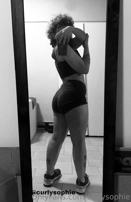 curlysophie pretty pornstar pics