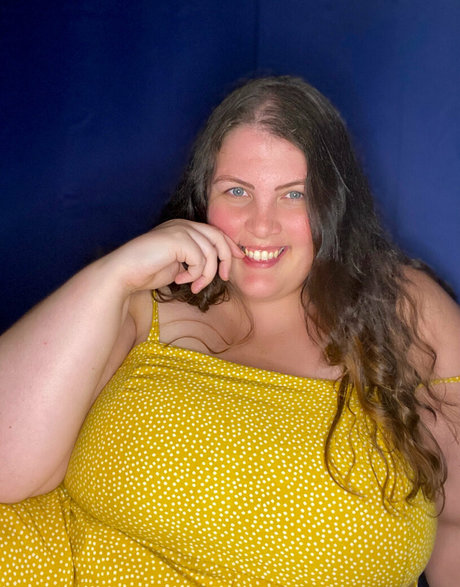 athoughtfulthot free model img