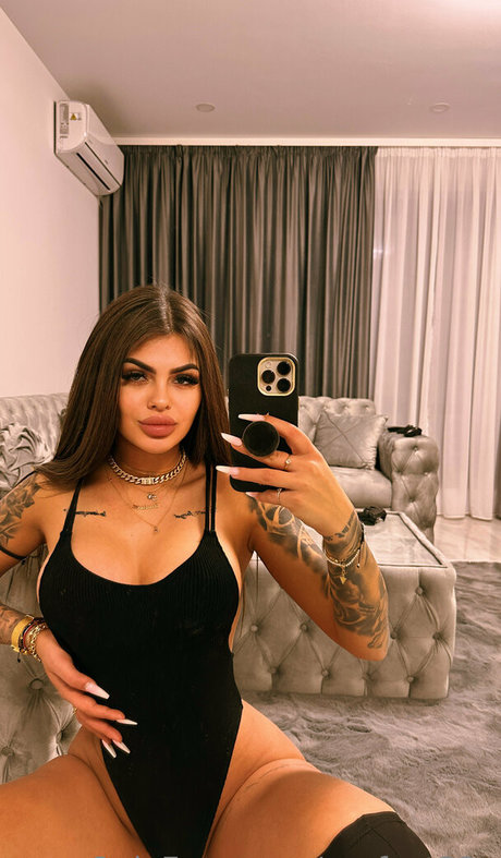 perfect33n xxx model photo