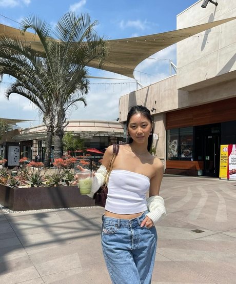 thuvnn pornstar hot picture