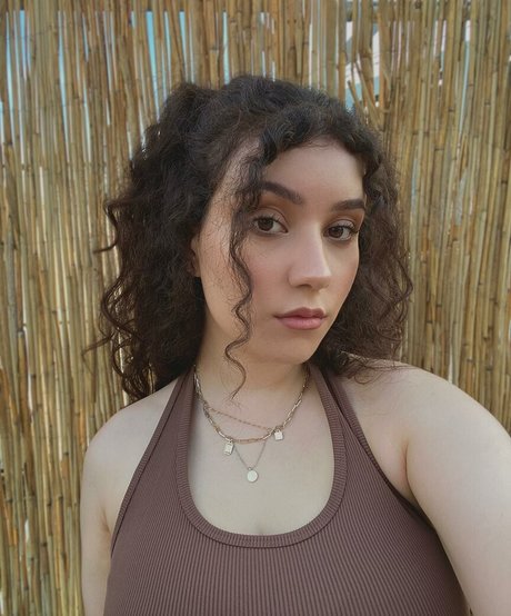 Yazzi perfect model pic