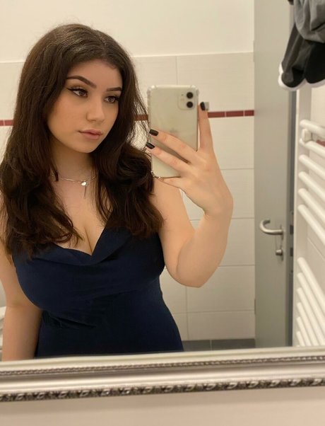 Yazzi pornographic star picture