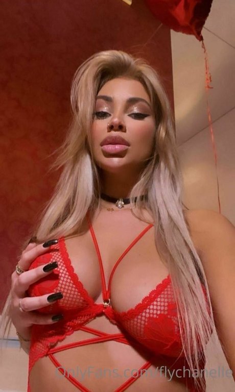 Flychanelle nudes actress img