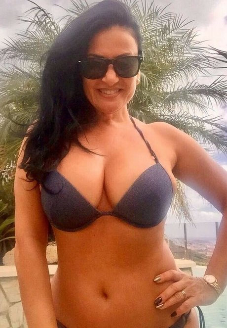 Angela Cavagna naked star archive