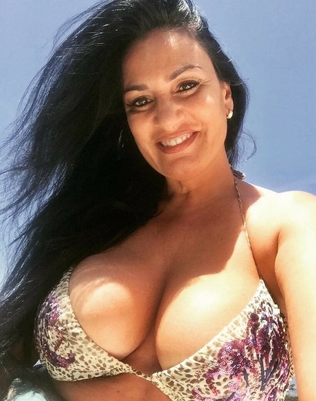 Angela Cavagna model art pic