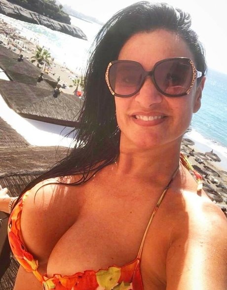 Angela Cavagna best star pics