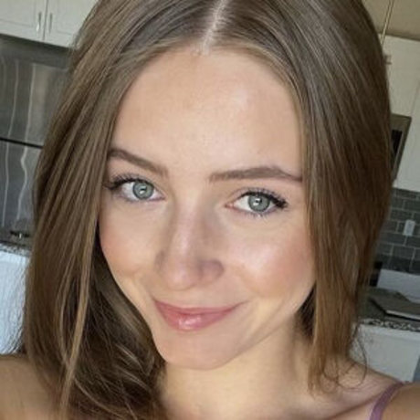 BrookeBlond erotic model img