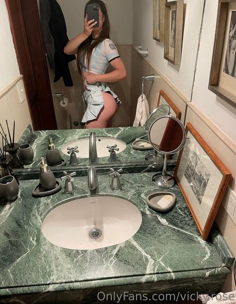 vicky rose star free pic