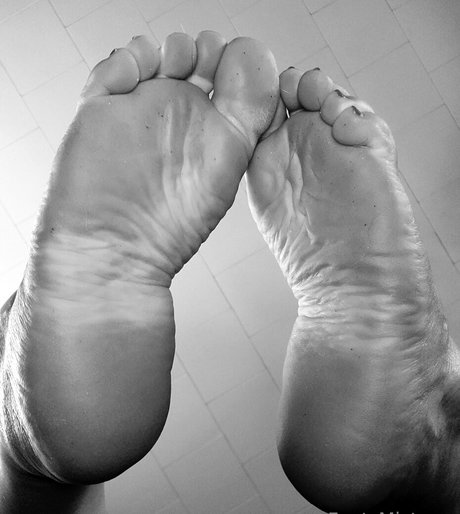 the footress star exclusive pics