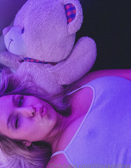 misskelsfree free actress image