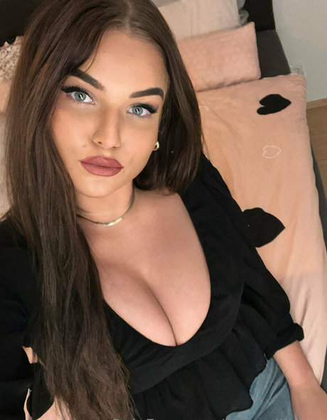 julia williams art actress pic