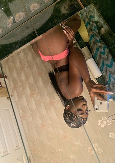 lovelykaybaby adult model pic