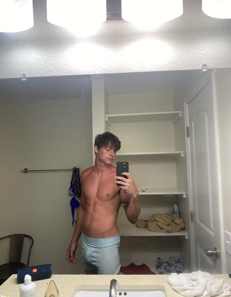 hungodeyfree top model image