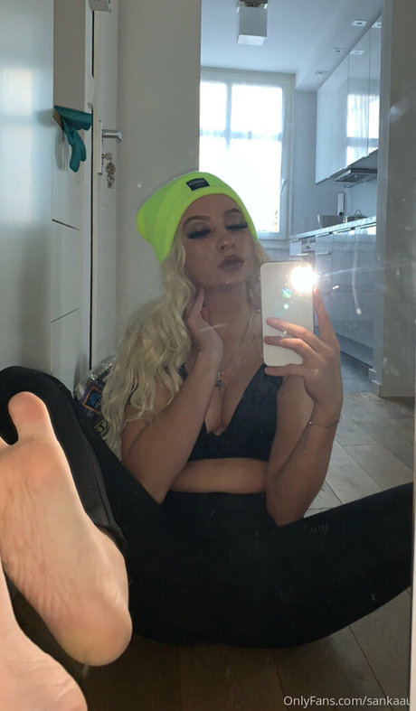 monamixxx star top img