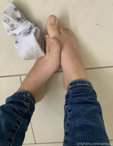 monamixxx model top img