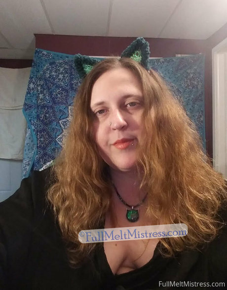 fullmeltmistress beautiful model image