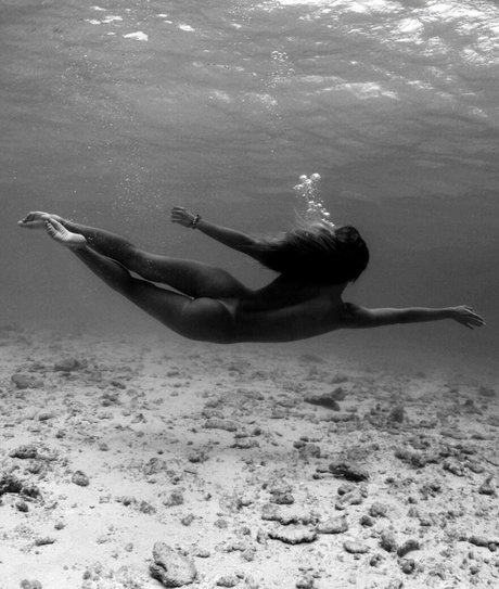 Mollykirky nice pornstar image