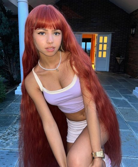 Larissa Kimberly naked pornstar img