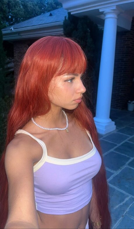 Larissa Kimberly erotic model gallery