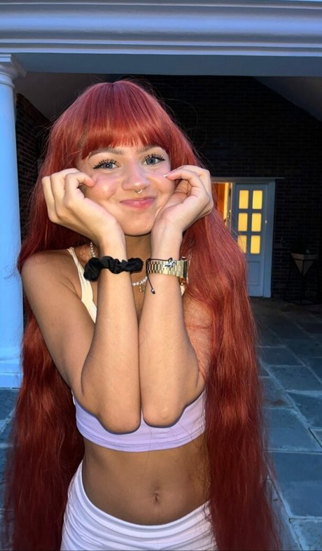 Larissa Kimberly exclusive pornstar gallery