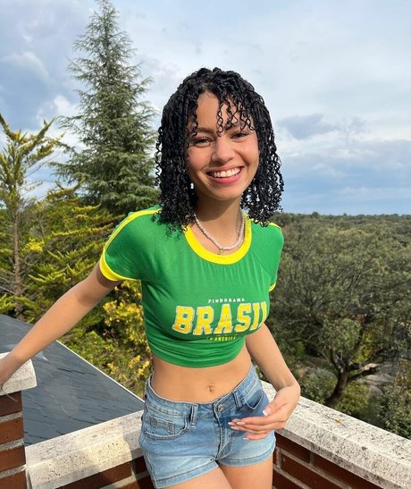 Larissa Kimberly nude pornstar img