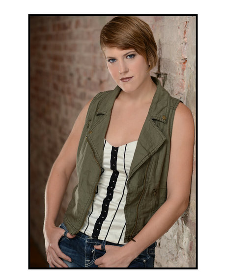 Mindless Entertainment model naked images