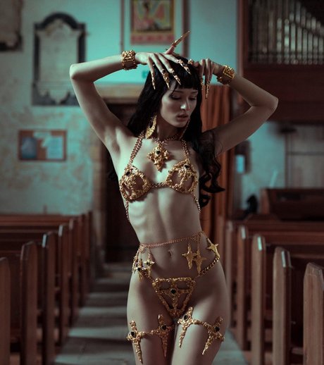 Saich0tic star naked pictures