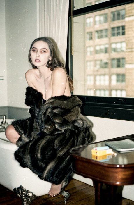 Tessas Ghost model perfect photos