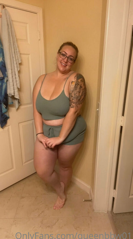 queenbbw01 star perfect img
