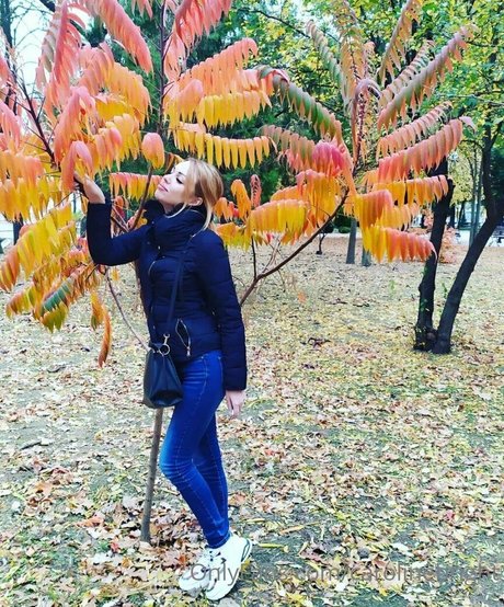 carolinebright pornstar galleries