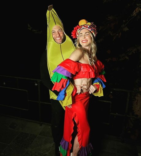 Caity Lotz nice star archive