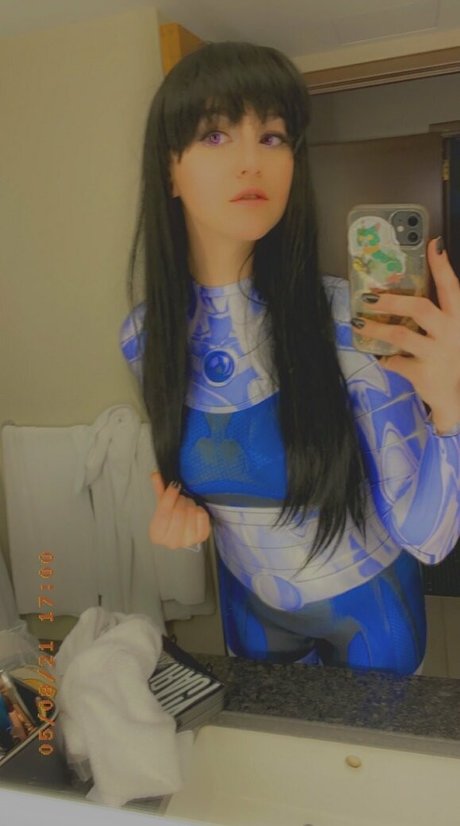 minaluna pornstar naked photo