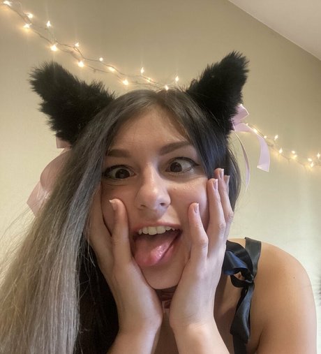 minaluna nude actress image